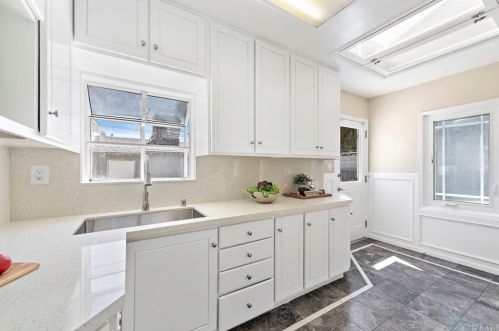 6546 Clybourn Ave, North Hollywood CA  91606-2730 exterior