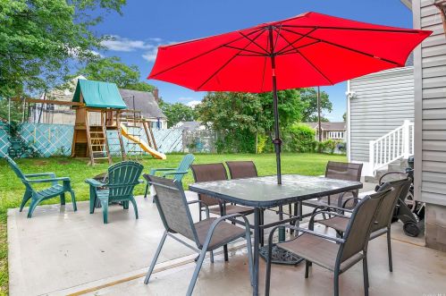 495 Delaware Ave, North Lindenhurst NY  11757-3410 exterior