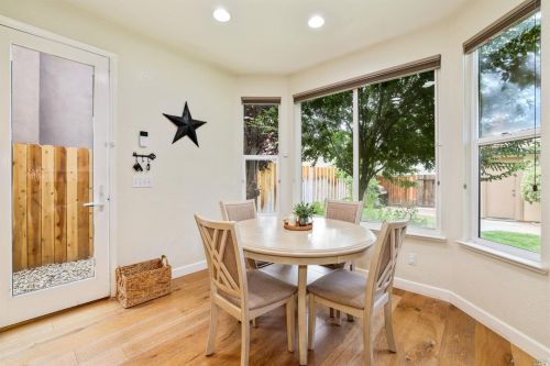 1125 Valley Glen Dr, Liberty Farms CA  95620-4835 exterior