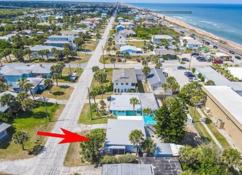 1205 Central Ave, Flagler Beach, FL 32136-3143