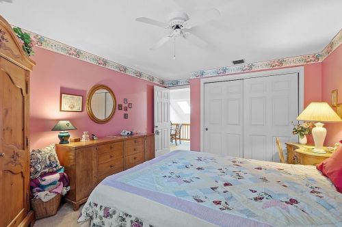 38 Walden Pond Dr, Nashua NH  03064-2877 exterior