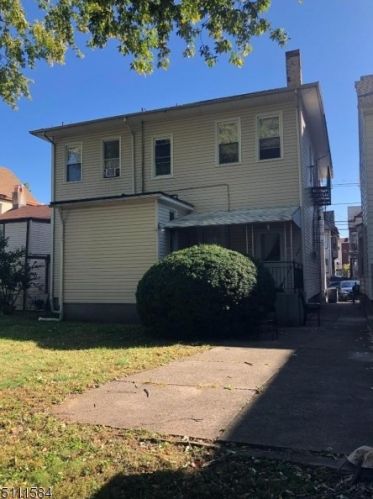 682 25th St, Paterson NJ  07504-1947 exterior