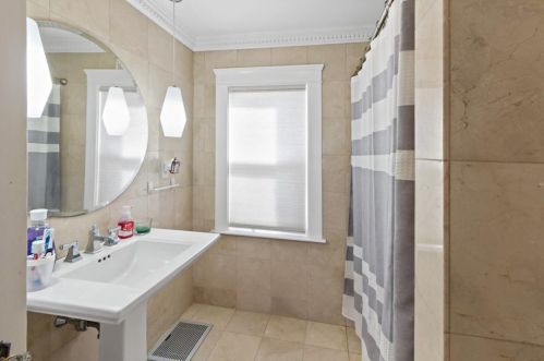 2535 Hartford Ave, Providence RI 02919-1604 exterior