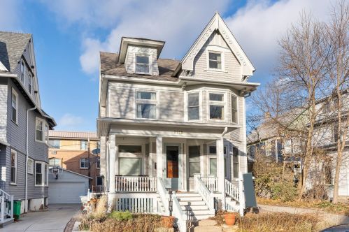 2118 Park Pl, Milwaukee WI  53211-3654 exterior
