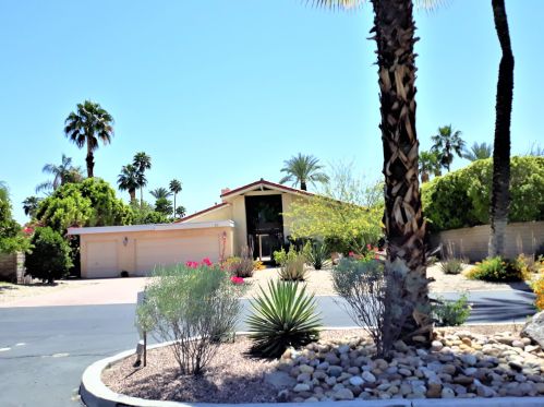 28 Lincoln Pl, Rancho Mirage CA  92270-1927 exterior