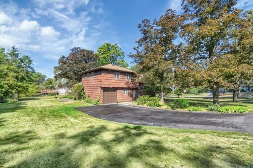 2279 Edward Ln, Yorktown Hgts, NY 10598-3648