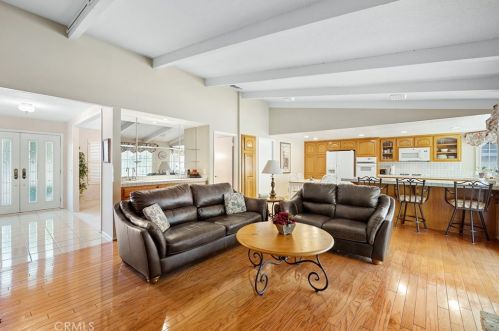 425 Winston Way, Upland CA  91786-2323 exterior