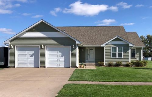 124 Turkey Rd, Fruitland, IA 52749-9378