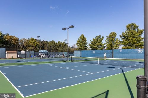 18345 Mid Ocean Pl, Leesburg VA 20176-7451 exterior