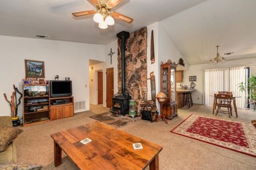 16609 Patricia Way, Grass Valley CA  95949-7304 exterior