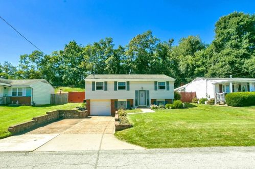 4937 Havana Dr, Pittsburgh, PA 15239-2401