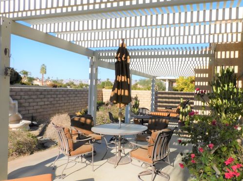 23 Florentina Dr, Rancho Mirage CA  92270-4804 exterior