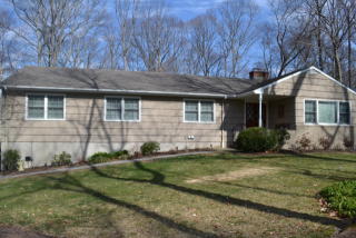 132 Dogwood Ct, Stamford CT  06903-4511 exterior