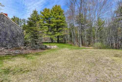 800 1st Nh Tpke, Northwood NH  03261-3342 exterior