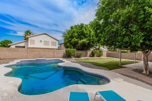 1810 Tremaine Ave, Gilbert AZ 85234-7612 exterior