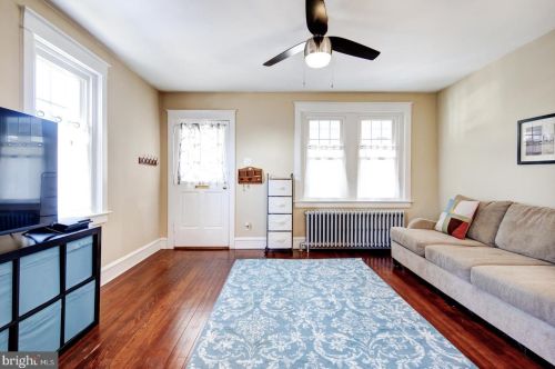 422 Delaware Ave, Lansdale PA 19446-3422 exterior