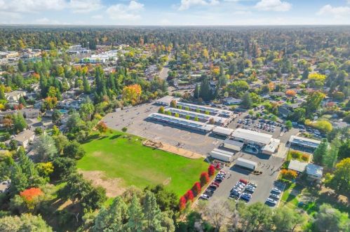 5820 Merlindale Dr, Citrus Heights CA  95610-6728 exterior