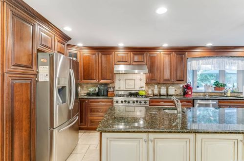 49 Crystal Beach Blvd, Moriches NY  11955-1909 exterior