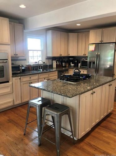 21 Thomes St, Norwalk CT  06853-1028 exterior