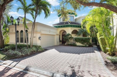 8063 Vizcaya Way, Naples, FL 34108-7705