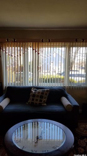 218 Clement Ave, Floral Park NY  11003-2706 exterior