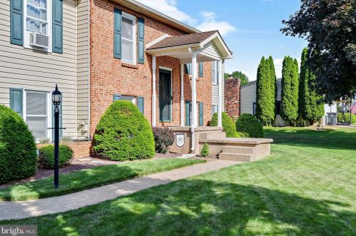 9 Ian Dr, Mount Holly Springs, PA 17065-1150