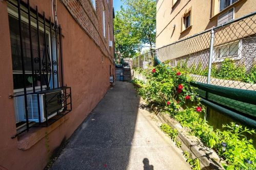 1847 Barnes Ave, Bronx NY  10462-3607 exterior