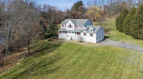 3 Amity Ct, Warwick, NY 10990-2339