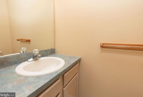 807 Dresher Woods Dr, Dresher PA  19025-1528 exterior