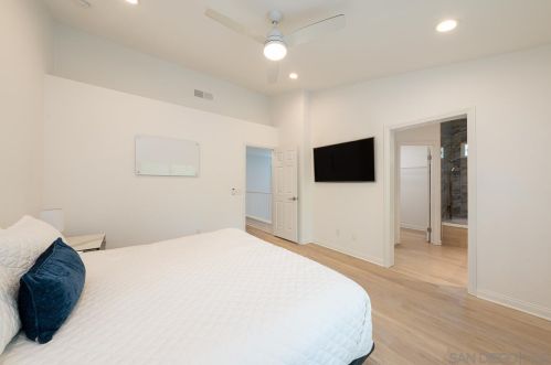 13529 Jadestone Way, San Diego CA  92130-2828 exterior