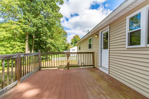 45 Ackerman St, Salem NH  03079-3401 exterior