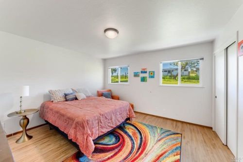 5625 Henning Rd, Sebastopol CA  95472-6332 exterior