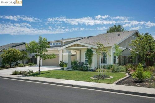 217 Heartwood Dr, Oakley, CA 94561-4417