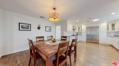 4504 Lennox Ave, Van Nuys CA 91405-4747 exterior