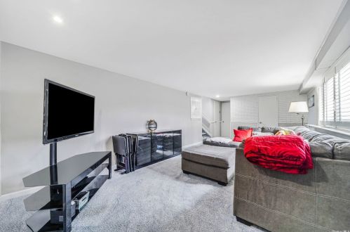 40 Royal Ln, Northport NY  11768-3332 exterior