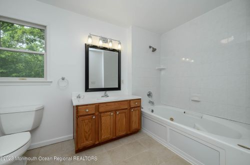 86 Serpentine Dr, Berkeley Township NJ  08721-3051 exterior