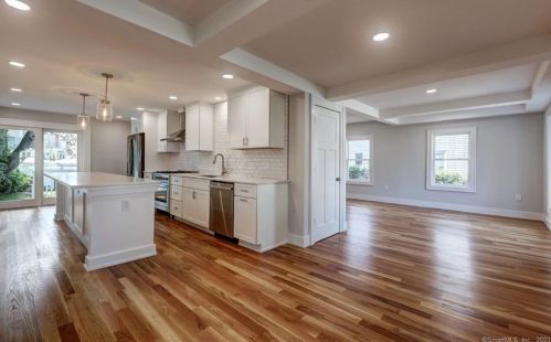 965 Broadway, Milford CT  06460-6308 exterior