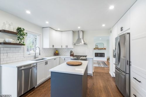 10 Spring Hill Ct, Dover NJ  07869-4305 exterior