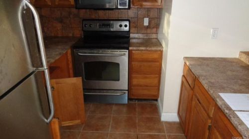 23 Woods Brooke Cir, Crotonville, NY 10562-2025