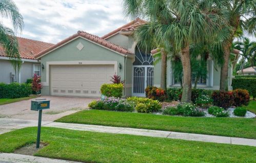 7038 Haviland Cir, Boynton Beach FL  33437-6472 exterior