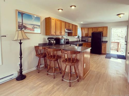 73 Spruce St, Norwich CT  06351-2328 exterior