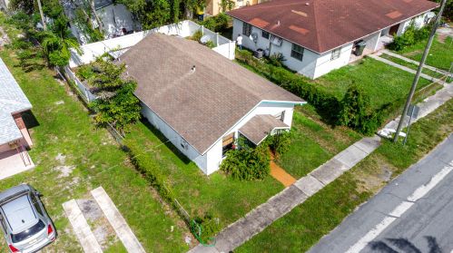 206 2nd Ter, Dania Beach FL  33004-4008 exterior