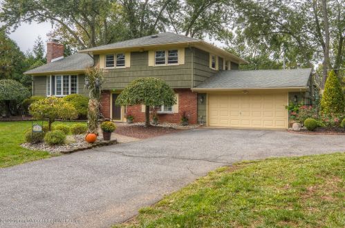 75 Harbor Green Cir, Tinton Falls, NJ 07701-5624