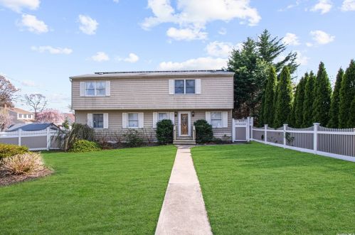 54 Magnolia Ave, Lake Grove, NY 11755-3022