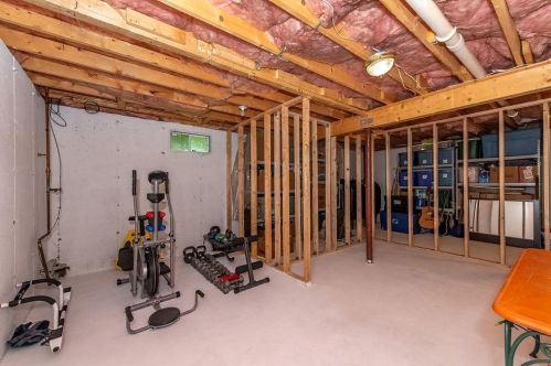 15 Chabot St, Somersworth NH  03878-1302 exterior