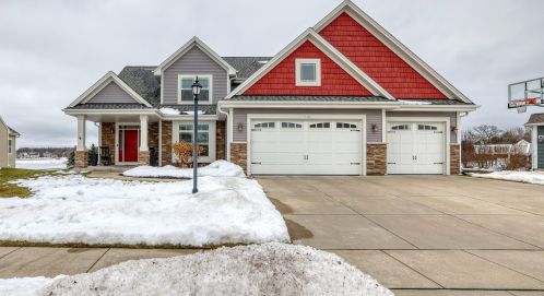 1386 Waters Edge Dr, Oconomowoc, WI 53066-4191