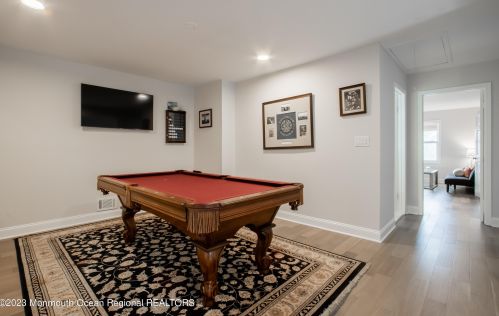 14 Eastborne Dr, Little Silver NJ  07739-1235 exterior