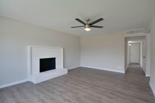 2020 Tokay Ave, Turlock CA  95380-4345 exterior