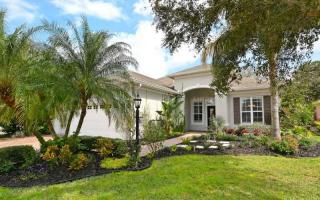 7819 Ashley Cir, Bradenton, FL 34201-2094