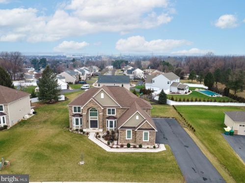 37 Saddle Ln, Easton, PA 18045-3114